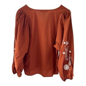 Banana Republic Long Sleeve Blouse Medium Embroidered V-Neck Cotton
